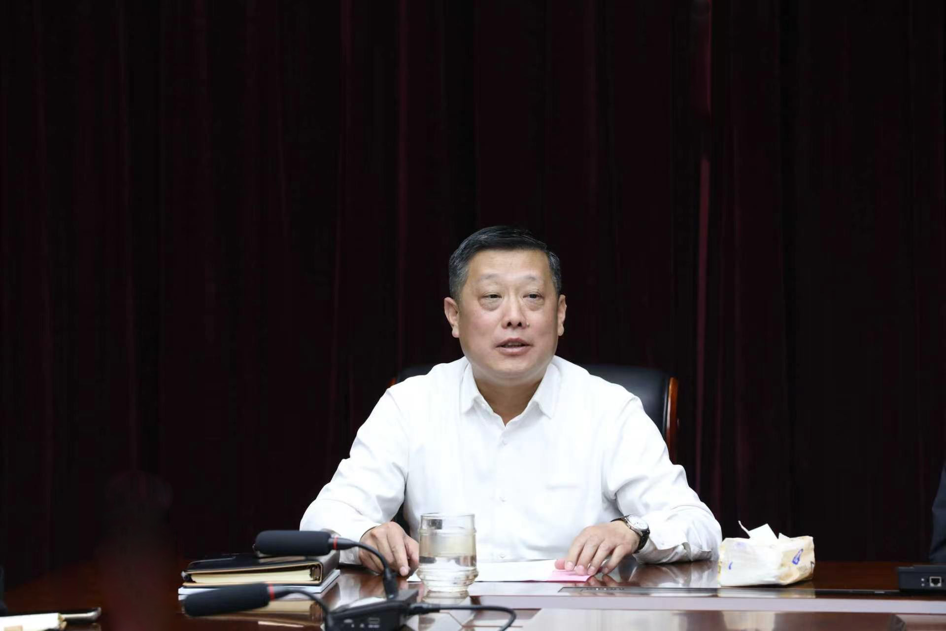问鼎国际